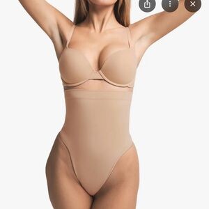 SKIMS Women’s Seamless Sculpt High Waist Thong